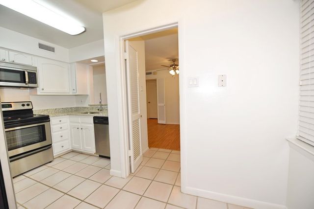 4818 Cole Avenue 104, Dallas, TX 75205