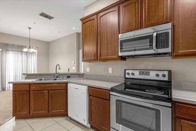 2811 PINE OAKS TRAIL, Sanford, FL 32773
