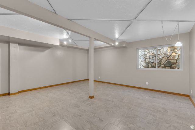 2457 S SCENIC DR, Salt Lake City, UT 84109