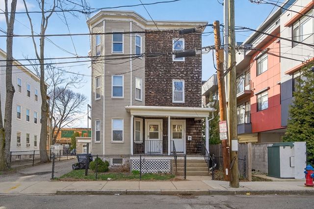 102 Grant B, Somerville, MA 02145