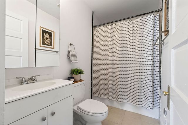 102 Grant B, Somerville, MA 02145