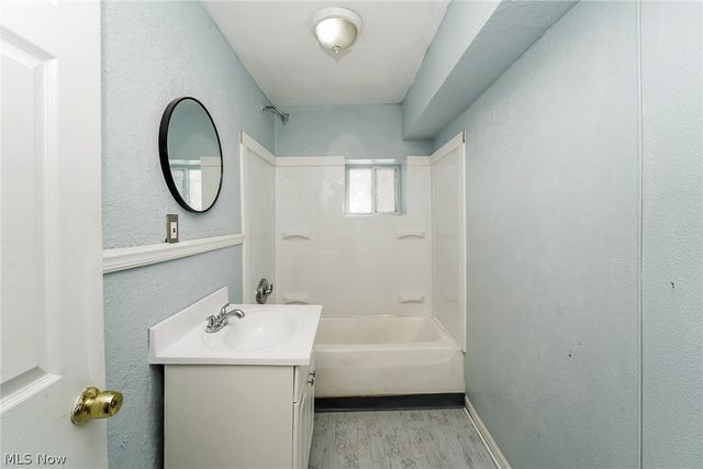 931 Crestline Drive, Akron, OH 44312