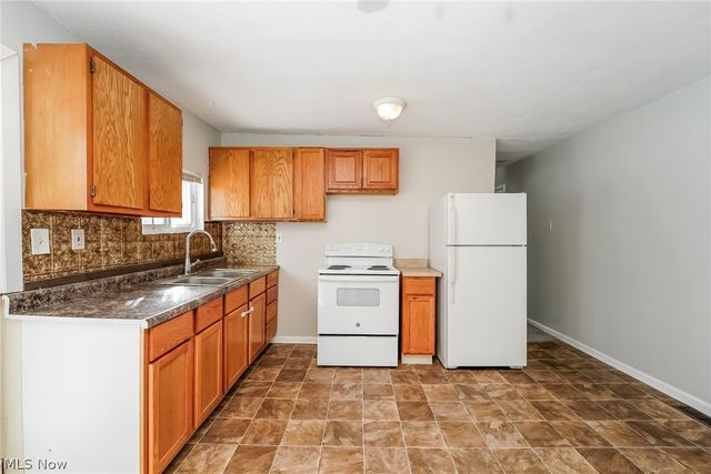 931 Crestline Drive, Akron, OH 44312