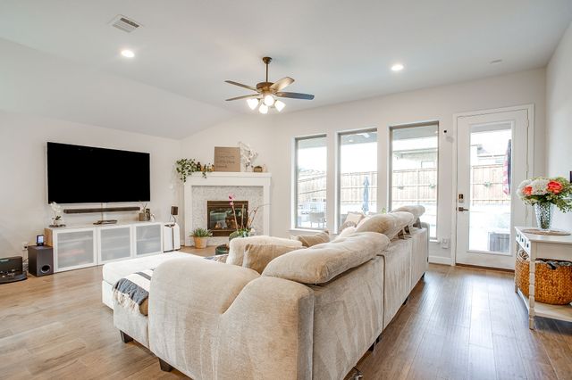 5736 Lake Jackson Drive, Fort Worth, TX 76126