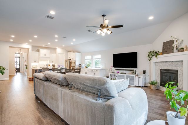 5736 Lake Jackson Drive, Fort Worth, TX 76126