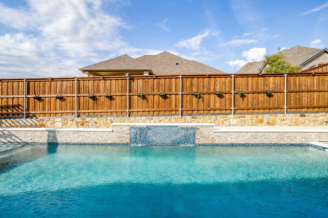 5736 Lake Jackson Drive, Fort Worth, TX 76126