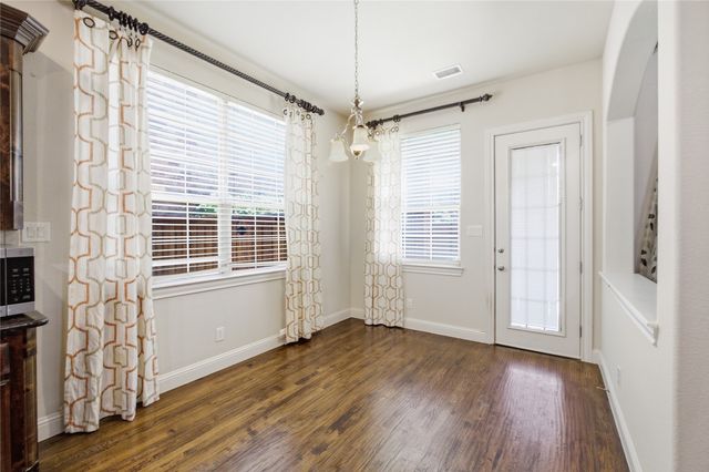 328 Anna Avenue, Lewisville, TX 75056