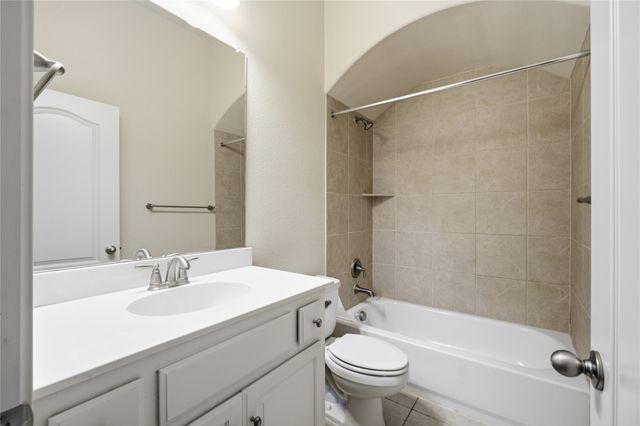 328 Anna Avenue, Lewisville, TX 75056