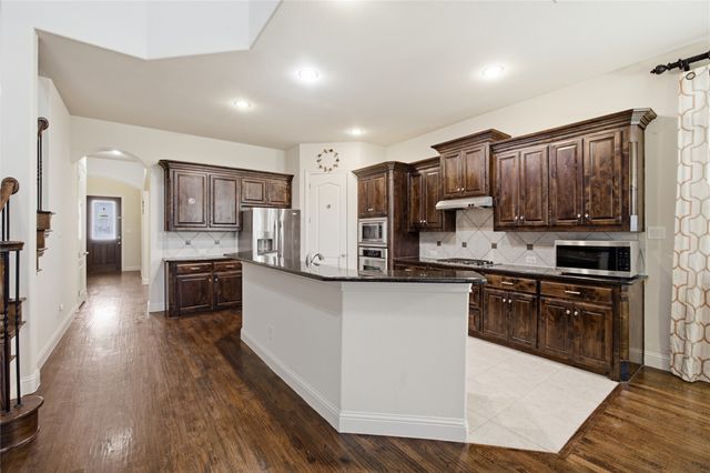 328 Anna Avenue, Lewisville, TX 75056
