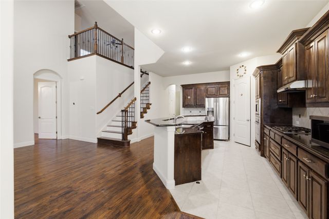 328 Anna Avenue, Lewisville, TX 75056