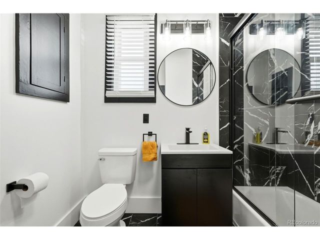 4001 S Acoma St, Englewood, CO 80110