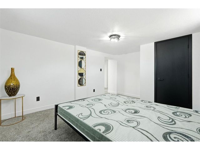 4001 S Acoma St, Englewood, CO 80110