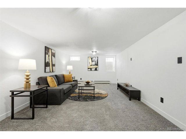4001 S Acoma St, Englewood, CO 80110