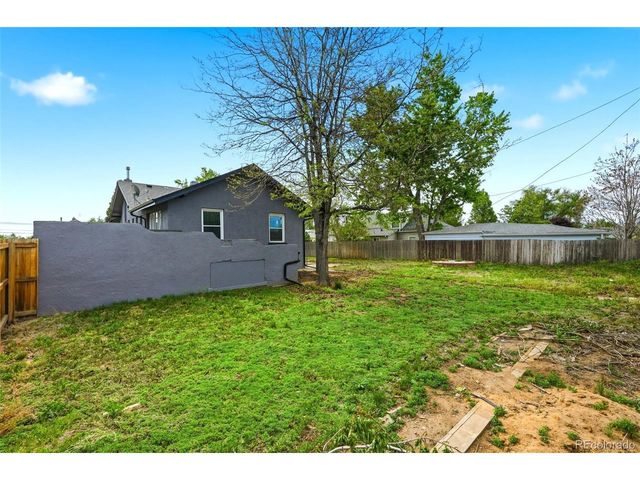 4001 S Acoma St, Englewood, CO 80110