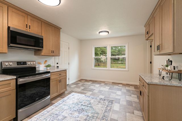 833 E Mentor Street, Springfield, MO 65810