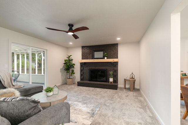 833 E Mentor Street, Springfield, MO 65810