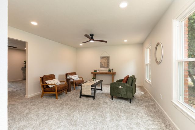 833 E Mentor Street, Springfield, MO 65810