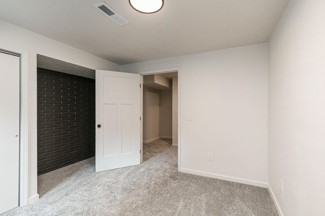 833 E Mentor Street, Springfield, MO 65810
