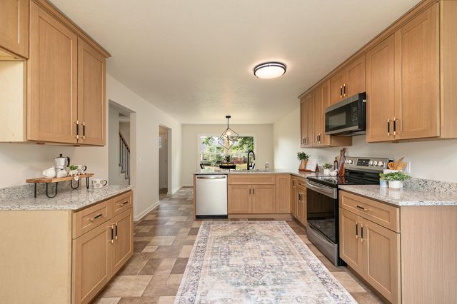 833 E Mentor Street, Springfield, MO 65810