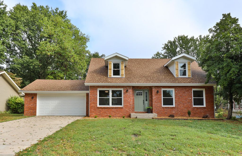 833 E Mentor Street, Springfield, MO 65810