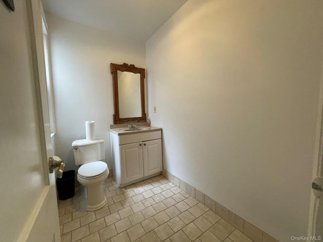 44-41 Douglaston Parkway, Douglaston, NY 11363