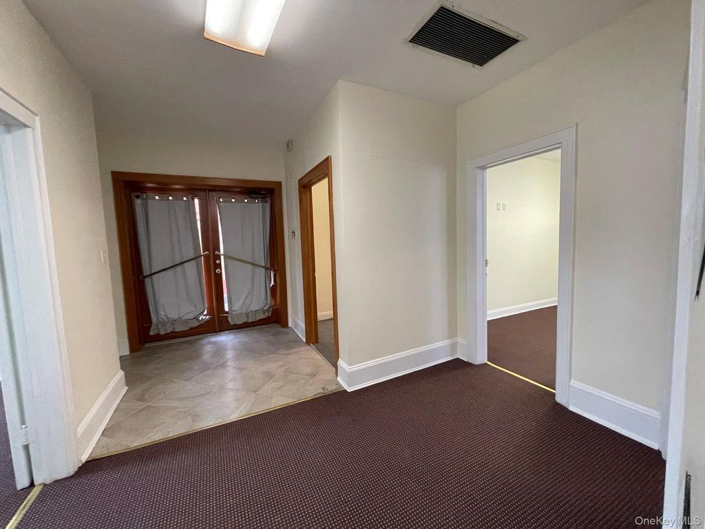 44-41 Douglaston Parkway, Douglaston, NY 11363