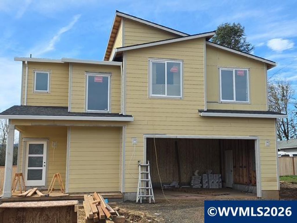 213 NW Royal Avenue St, Dallas, OR 97338