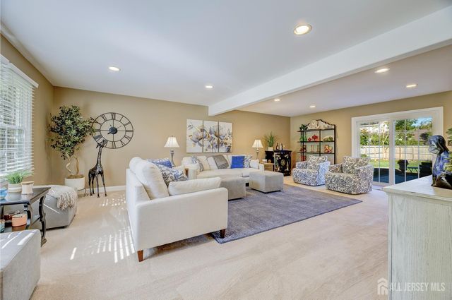 58 Hamilton Lane, Plainsboro, NJ 08536