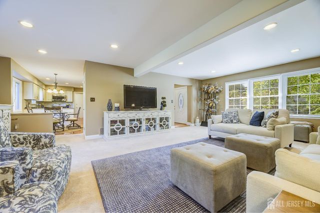 58 Hamilton Lane, Plainsboro, NJ 08536