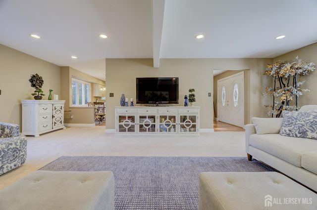 58 Hamilton Lane, Plainsboro, NJ 08536