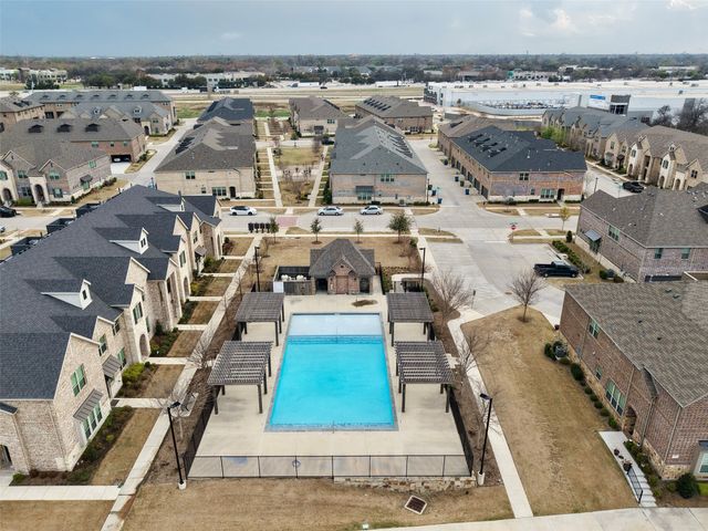 685 Vista Del Lago Drive, Lewisville, TX 75067