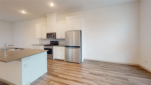 685 Vista Del Lago Drive, Lewisville, TX 75067