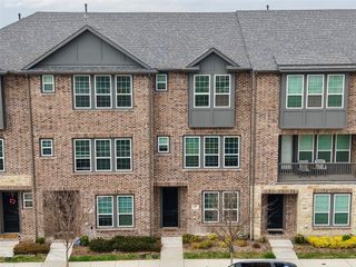 685 Vista Del Lago Drive, Lewisville, TX 75067