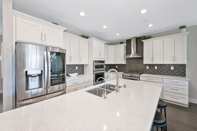 611 Willow Ridge Ct, Folsom, CA 95630