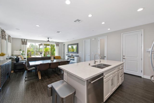 611 Willow Ridge Ct, Folsom, CA 95630