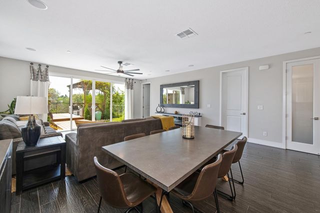611 Willow Ridge Ct, Folsom, CA 95630