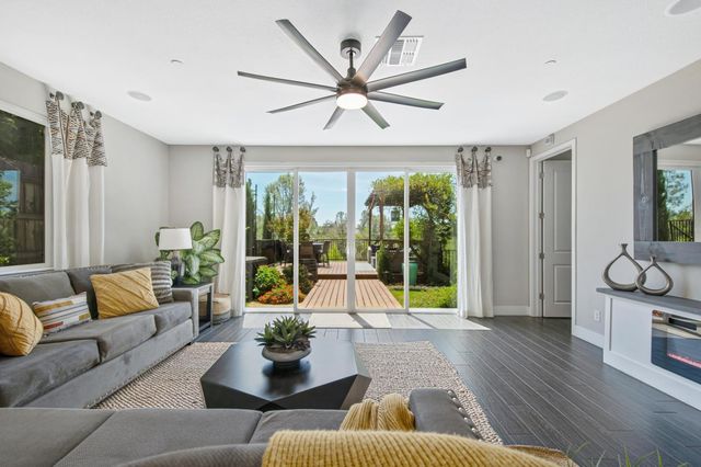 611 Willow Ridge Ct, Folsom, CA 95630