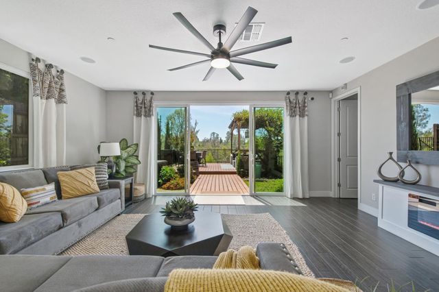611 Willow Ridge Ct, Folsom, CA 95630