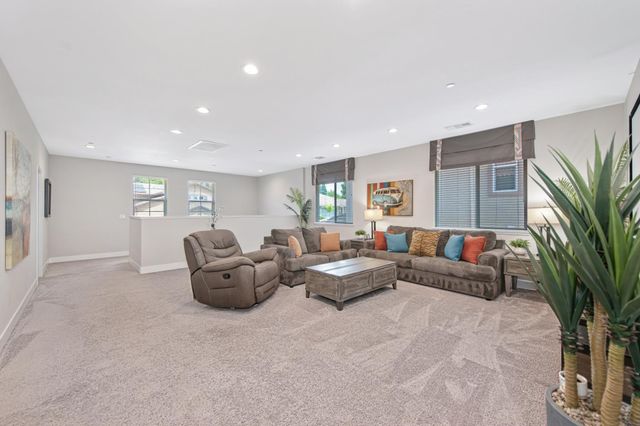 611 Willow Ridge Ct, Folsom, CA 95630