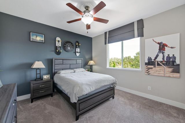 611 Willow Ridge Ct, Folsom, CA 95630