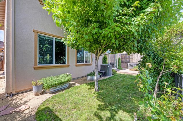 611 Willow Ridge Ct, Folsom, CA 95630