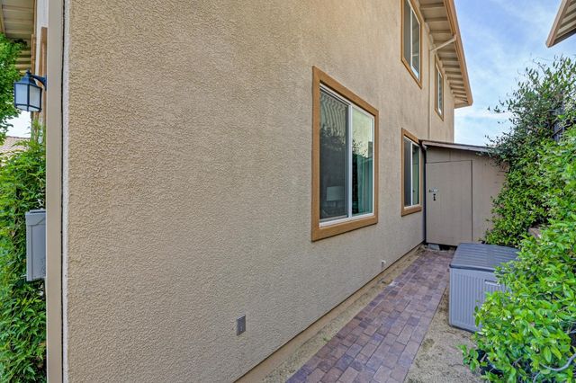 611 Willow Ridge Ct, Folsom, CA 95630