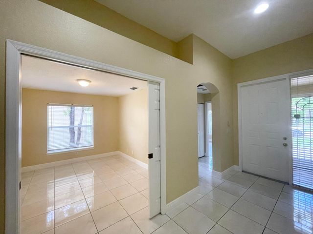 2425 Pigeon Cay, West Palm Beach, FL 33411