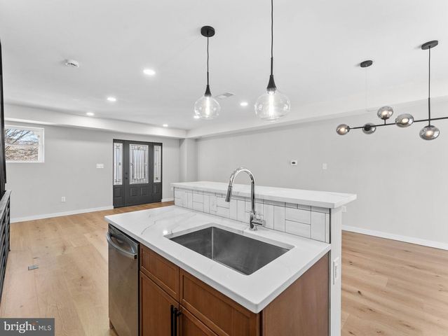 347 E MONTANA ST, Philadelphia, PA 19119