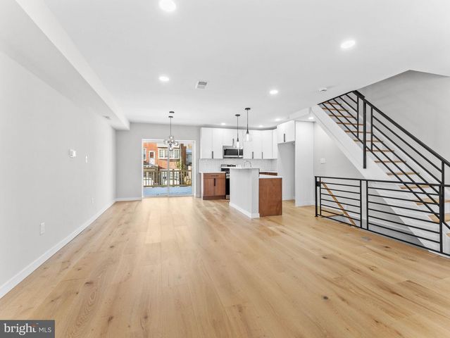 347 E MONTANA ST, Philadelphia, PA 19119