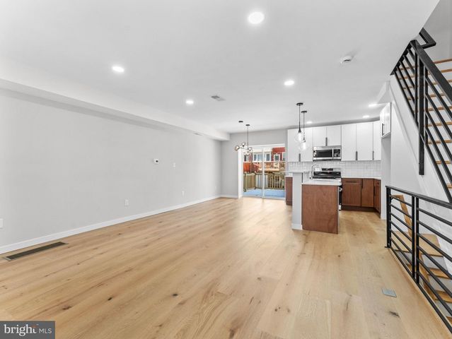 347 E MONTANA ST, Philadelphia, PA 19119