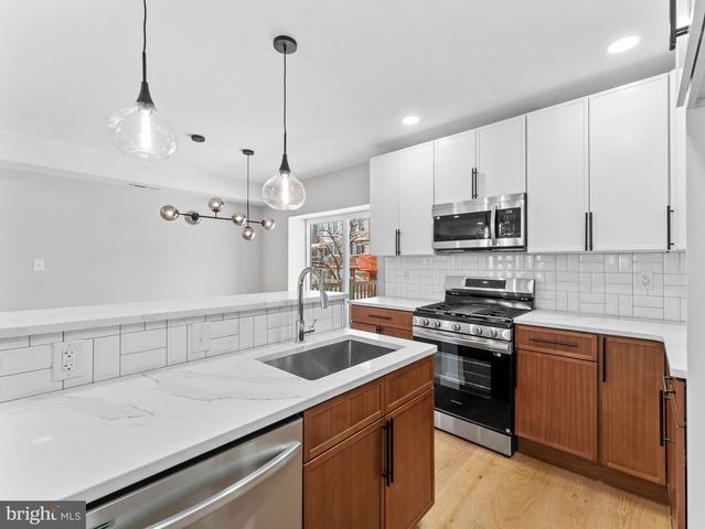 347 E MONTANA ST, Philadelphia, PA 19119