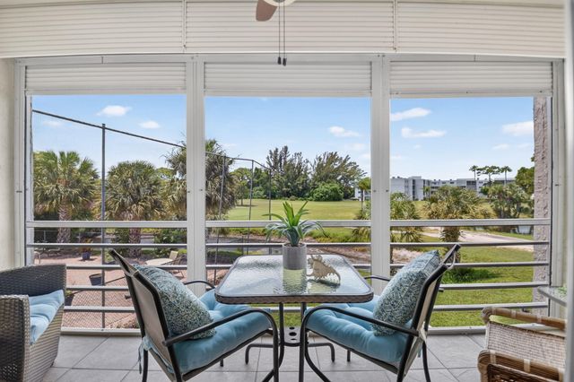 3425 Via Poinciana 201, Lake Worth, FL 33467