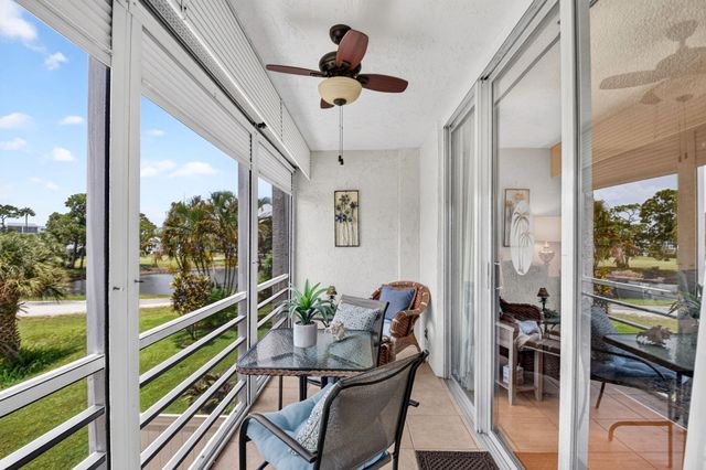 3425 Via Poinciana 201, Lake Worth, FL 33467