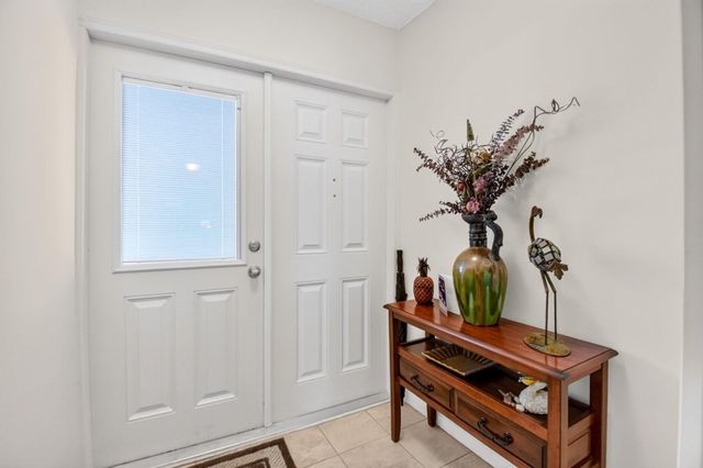 3425 Via Poinciana 201, Lake Worth, FL 33467